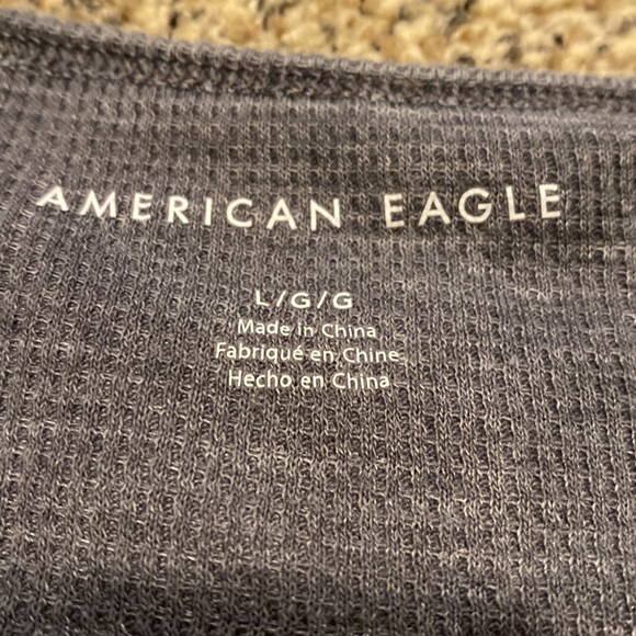 AE Crop Top - Picture 2 of 4